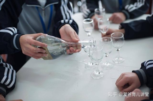 自拍视频一区，探索个人创作与社交分享的新时代年轻夫妻把小孩哄睡后开监控