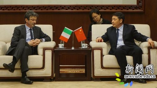 国产在线视欧美亚综合，新闻资讯网站深度解读