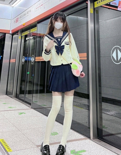亚洲电影中的制服丝袜美学与欧美风格的差异对比