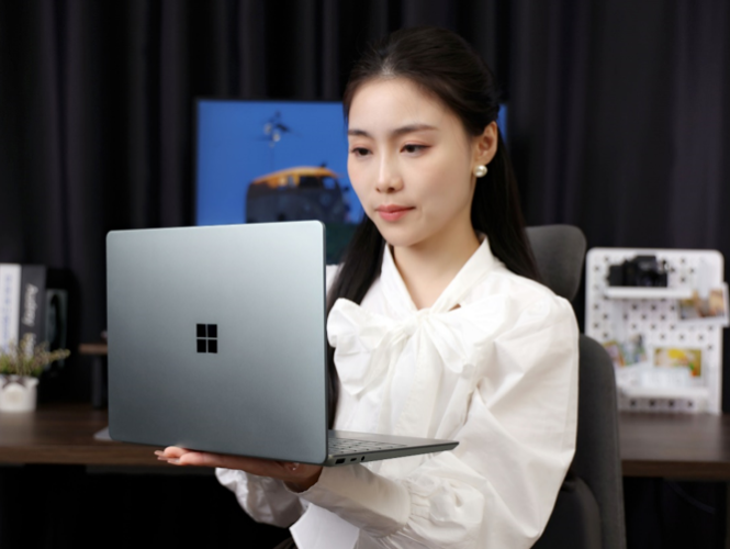 现象观察，制服美学在全球数字时代的传播