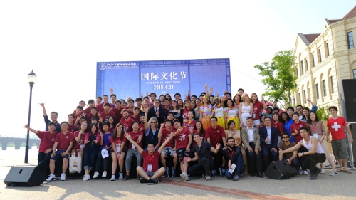 亚洲、欧美、日韩在线新闻，多元文化交流的新篇章可以润色的网站有哪些