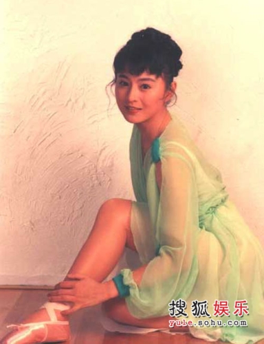 中文乱伦视频现象，新闻资讯网站角色设定与文章内容中文字乱码播放
