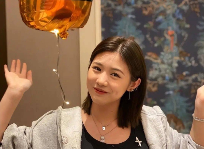 无码精品人妻内射，揭秘网络热议的性感瞬间