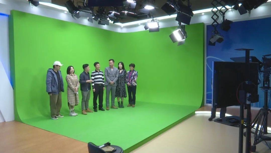 牛气冲天，探索网络新闻资讯中的角色设定
